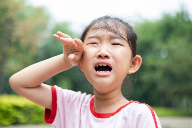 子どもの話す内容に反応する親