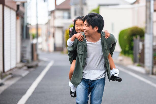 お手本を見ながら字が書けない子ども