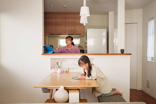 癇癪中の子どもの安全を確保する親