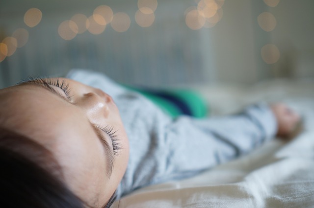 ぐっすり眠る子ども